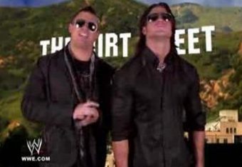  اكبر مكتبة صور لفريق john morrison and the miz  Me6oeu8iss1h1_crop_340x234