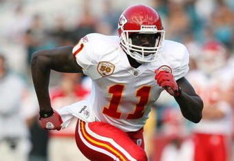 JACKSONVILLE, FL - NOVEMBER 08:  Wide receive Chris Chambers #11 of the Kansas City Chiefs runs a pass pattern while taking on the Jacksonville Jaguars at Jacksonville Municipal Stadium on November 8, 2009 in Jacksonville, Florida. The Jaguars defeated the Chiefs 24-21.  (Photo by Doug Benc/Getty Images)