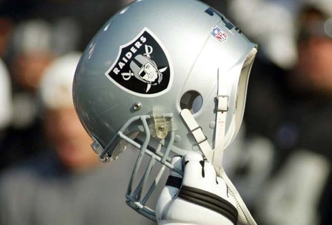 Oaklandraiders2003helmet1d7gvpwe7of1024x768_crop_650x440