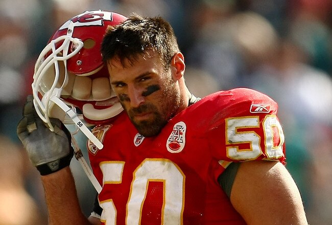 PHILADELPHIA - SEPTEMBER 27: Mike Vrabel #50 of the Kansas City Chiefs walks from the field after a touchdown by the  Philadelphia Eagles on September 27, 2009 at Lincoln Financial Field in Philadelphia, Pennsylvania.  (Photo by Chris McGrath/Getty Images)