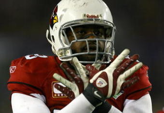 TAMPA, FL - FEBRUARY 01:  Karlos Dansby #58 of the Arizona Cardinals gestures on the field against the Pittsburgh Steelers during Super Bowl XLIII on February 1, 2009 at Raymond James Stadium in Tampa, Florida.  (Photo by Jamie Squire/Getty Images)