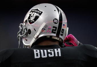 HOUSTON - OCTOBER 04:  Running back Michael Bush #29 of the Oakland Raiders at Reliant Stadium on October 4, 2009 in Houston, Texas.  (Photo by Ronald Martinez/Getty Images)