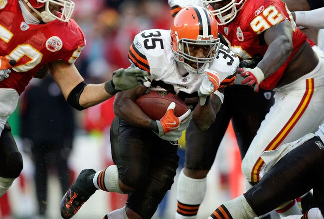 KANSAS CITY, MO - DECEMBER 20:  Running back Jerome Harrison #35 of the Cleveland Browns carries the ball during the game against the Kansas City Chiefs on December 20, 2009 at Arrowhead Stadium in Kansas City, Missouri.  (Photo by Jamie Squire/Getty Images)