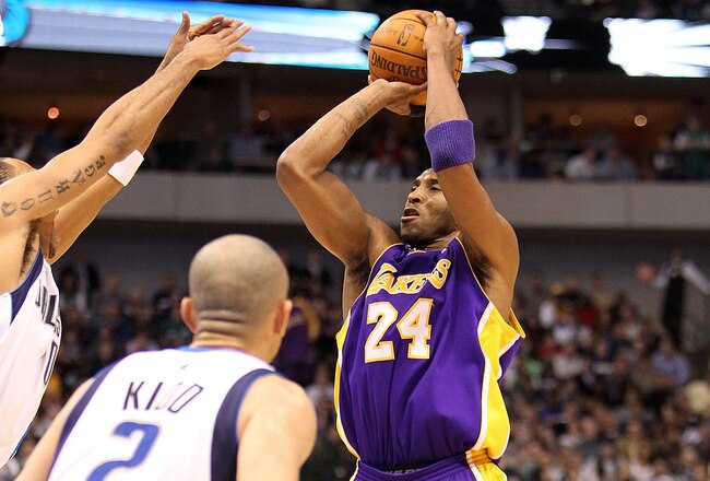DALLAS - FEBRUARY 24:  Kobe Bryant #24 of the Los Angeles Lakers shoots against the Dallas Mavericks on February 24, 2010 at American Airlines Center in Dallas, Texas.  NOTE TO USER: User expressly acknowledges and agrees that, by downloading and/or using this Photograph, user is consenting to the terms and conditions of the Getty Images License Agreement.  (Photo by Ronald Martinez/Getty Images)