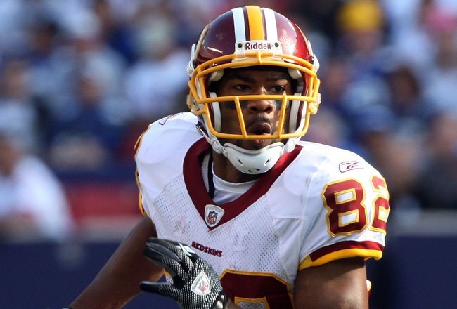 EAST RUTHERFORD, NJ - SEPTEMBER 13:  Antwaan Randle El #82 of the Washington Redskins runs the ball against the New York Giants on September 13, 2009 at Giants Stadium in East Rutherford, New Jersey.  (Photo by Jim McIsaac/Getty Images)
