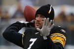 PITTSBURGH - DECEMBER 20:  Ben Roethlisberger #7 of the Pittsburgh Steelers warms up prior to the game against the Green Bay Packers on December 20, 2009 at Heinz Field in Pittsburgh, Pennsylvania.  (Photo by Jared Wickerham/Getty Images)