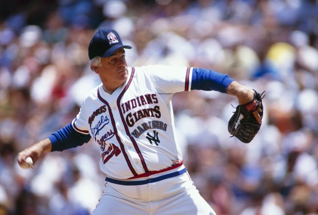 1989:  Gaylord Perry pitches in an Old Timers Game in 1989. (Photo by Stephen Dunn/Getty Images)