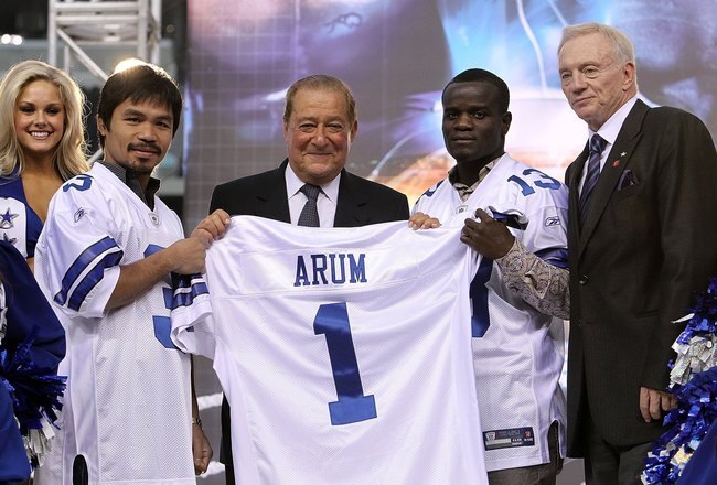 ARLINGTON, TX - JANUARY 19: (L-R)  Manny Pacquiao, Bob Arum, Joshua Clottey and Jerry Jones at Cowboys Stadium on January 19, 2010 in Arlington, Texas.  (Photo by Ronald Martinez/Getty Images)