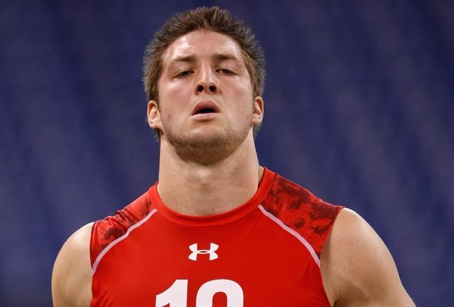 INDIANAPOLIS, IN - FEBRUARY 28: Quarterback Tim Tebow of Florida runs the 40 yard dash during the NFL Scouting Combine presented by Under Armour at Lucas Oil Stadium on February 28, 2010 in Indianapolis, Indiana. (Photo by Scott Boehm/Getty Images)