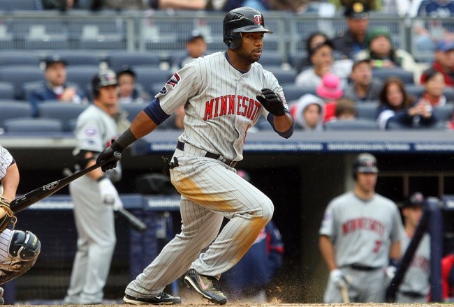 NEW YORK - MAY 17:  Denard Span #2 of the Minnesota Twins bats against the New York Yankees on May 17, 2009 at Yankee Stadium in the Bronx borough of New York City. The Yankees defeated the Twins 3-2 in ten innings.  (Photo by Jim McIsaac/Getty Images)