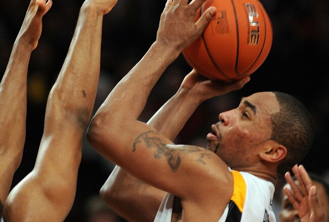 NEW YORK - MARCH 13: Da'Sean Butler #1 of the West Virginia Mountaineers shoots the game winning shot against the Georgetown Hoyas during the championship of the 2010 NCAA Big East Tournament at Madison Square Garden on March 13, 2010 in New York City.  (Photo by Michael Heiman/Getty Images)