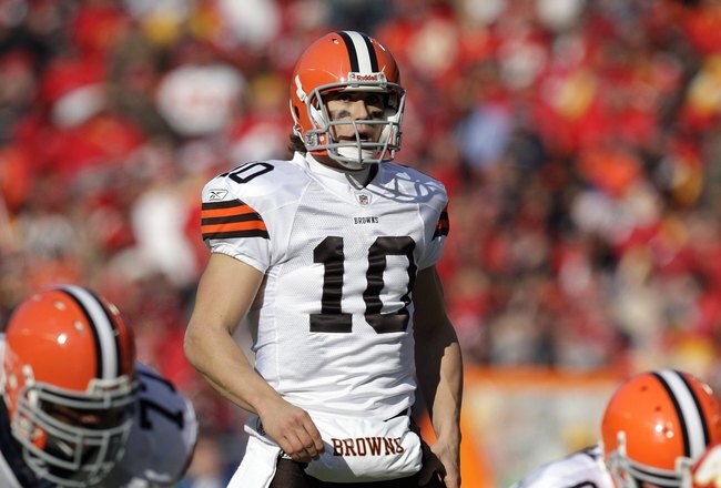 KANSAS CITY, MO - DECEMBER 20:  Quarterback Brady Quinn #10 of the Cleveland Browns checks the defensive alignment during their NFL game against the Kansas City Chiefs on December 20, 2009 at Arrowhead Stadium in Kansas City, Missouri. The Browns defeated the Chiefs 41-34. (Photo by Jamie Squire/Getty Images)