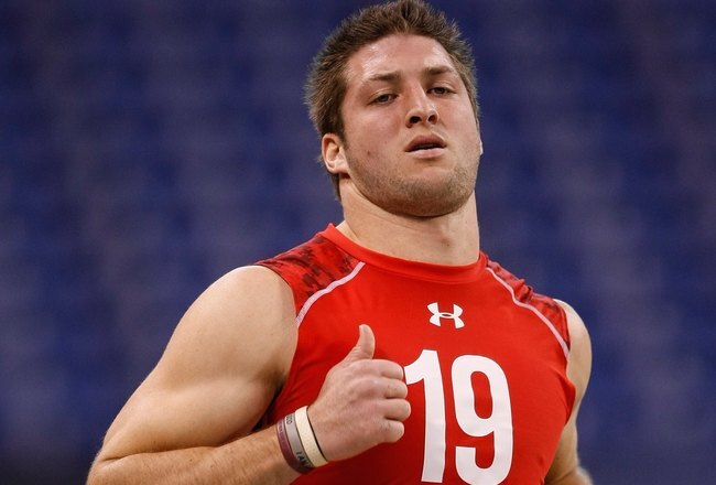 INDIANAPOLIS, IN - FEBRUARY 28: Quarterback Tim Tebow of Florida runs the 40 yard dash during the NFL Scouting Combine presented by Under Armour at Lucas Oil Stadium on February 28, 2010 in Indianapolis, Indiana. (Photo by Scott Boehm/Getty Images)