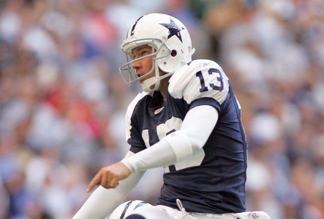 DALLAS - NOVEMBER 23: Mike Vanderjagt #13 of the Dallas Cowboys kicks a field goal during the game against the Tampa Bay Buccaneers at Texas Stadium November 23, 2006 in Irving, Texas. (Photo by Ronald Martinez/Getty Images)