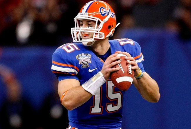NEW ORLEANS - JANUARY 01:  Quarterback Tim Tebow #15 of the Florida Gators throws a pass against the Cincinnati Bearcats during the Allstate Sugar Bowl at the Louisana Superdome on January 1, 2010 in New Orleans, Louisiana.  (Photo by Kevin C. Cox/Getty Images)
