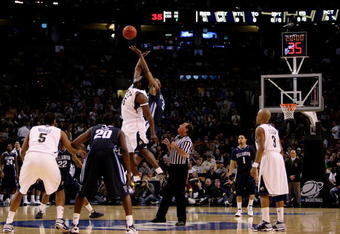 BOSTON - MARCH 28:  The Villanova Wildcats take on the Pittsburgh Panthers during the NCAA Men's Basketball Tournament East Regionals at TD Banknorth Garden on March 28, 2009 in Boston, Massachusetts.  (Photo by Elsa/Getty Images)