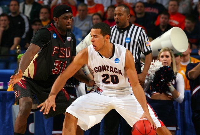 BUFFALO, NY - MARCH 19:  Elias Harris #20 of the Gonzaga Bulldogs handles the ball against Solomon Alabi #32 of the Florida State Seminoles during the first round of the 2010 NCAA men's basketball tournament at HSBC Arena on March 19, 2010 in Buffalo, New York.  (Photo by Rick Stewart/Getty Images)