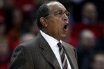 MADISON, WI - JANUARY 15: Head coach Tubby Smith of the Minnesota Golden Gophers gives his team instructions during a game against the Wisconsin Badgers at the Kohl Center January 15, 2009 in Madison, Wisconsin. Minnesota defeated Wisconsin 78-74 in overtime. (Photo by Jonathan Daniel/Getty Images)
