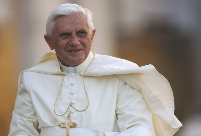 VATICAN CITY -OCTOBER 26: Pope Benedict XVI attends the weekly general audience at St. Peter's Square, October 26, 2005 in Vatican City. (Photo by Franco Origlia/Getty Images) 