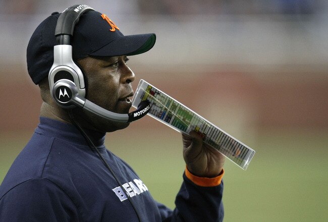 DETROIT - JANUARY 03: Head coach Lovie Smith of the Chicago Bears looks on while playing the Detroit Lions on January 3, 2010 at Ford Field in Detroit, Michigan. Chicago won the game 37-23. (Photo by Gregory Shamus/Getty Images)