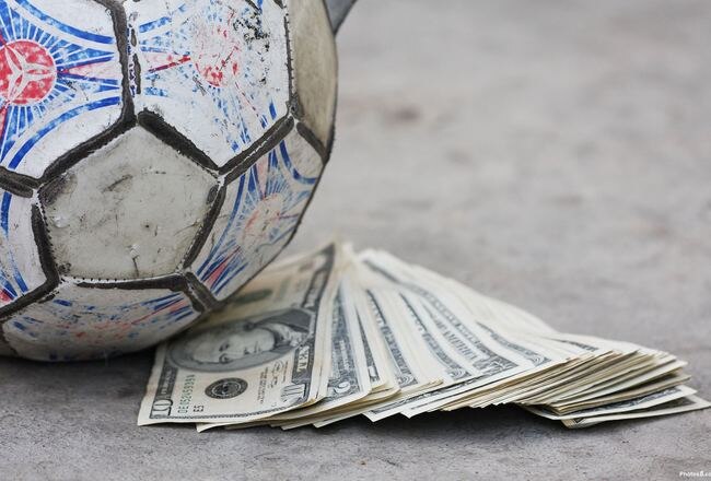 Moneyandoldfootballother_crop_650x440