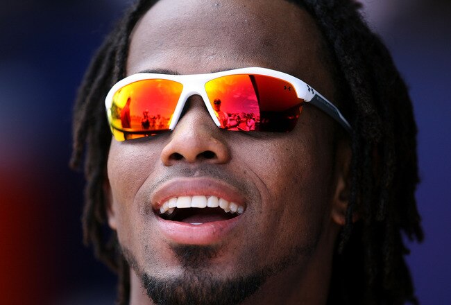 PORT ST. LUCIE, FL - MARCH 24:   Jose Reyes #7 of the New York Mets works out before taking on the Houston Astros at Tradition Field on March 24, 2010 in Port St. Lucie, Florida.  (Photo by Doug Benc/Getty Images)