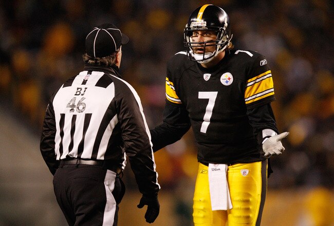 PITTSBURGH - DECEMBER 20: Ben Roethlisberger #7 of the Pittsburgh Steelers argues a call with back judge Perry Paganelli during the game against the Green Bay Packers on December 20, 2009 at Heinz Field in Pittsburgh, Pennsylvania. (Photo by Jared Wickerham/Getty Images)