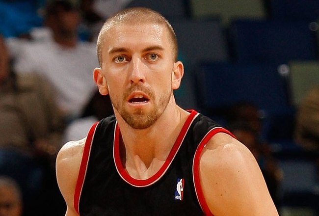 NEW ORLEANS - NOVEMBER 13:  Steve Blake #2 of the Portland Trail Blazers drives the ball down the court against the New Orleans Hornets at the New Orleans Arena on November 13, 2009 in New Orleans, Louisiana.  NOTE TO USER: User expressly acknowledges and agrees that, by downloading and/or using this Photograph, User is consenting to the terms and conditions of the Getty Images License Agreement.  (Photo by Chris Graythen/Getty Images)