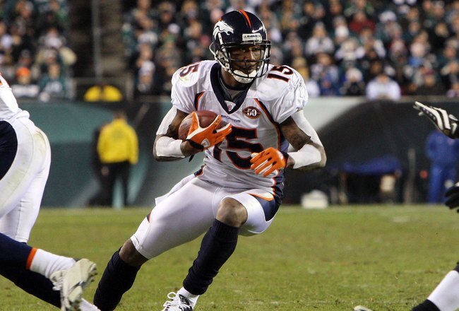 PHILADELPHIA - DECEMBER 27:  Brandon Marshall #15 of the Denver Broncos runs the ball against the Philadelphia Eagles on December 27, 2009 at Lincoln Financial Field in Philadelphia, Pennsylvania. The Eagles defeated the Broncos 30-27.  (Photo by Jim McIsaac/Getty Images)