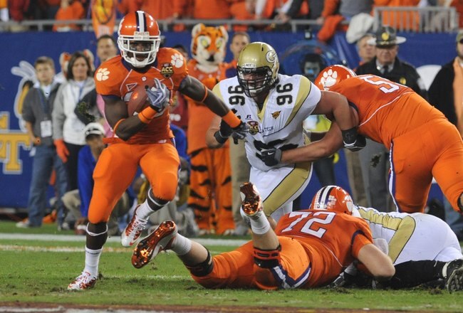TAMPA, FL - NOVEMBER 28: Running back Andre Ellington #23 of the Clemson Tigers rushes upfield against the Georgia Tech Yellow Jackets in the 2009 ACC Football Championship Game December 5, 2009 at Raymond James Stadium in Tampa, Florida.  (Photo by Al Messerschmidt/Getty Images) 