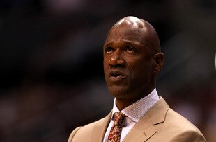 LOS ANGELES, CA - JANUARY 11:  Head coach Terry Porter of the Phoenix Suns looks on during the game with the Los Angeles Clippers on January 11, 2009 at Staples Center in Los Angeles, California.  The Suns won 109-103.   NOTE TO USER: User expressly acknowledges and agrees that, by downloading and/or using this Photograph, user is consenting to the terms and conditions of the Getty Images License Agreement.  (Photo by Stephen Dunn/Getty Images)