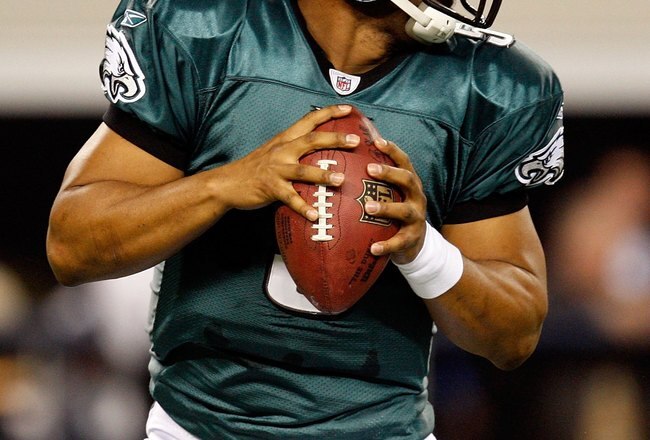 ARLINGTON, TX - JANUARY 09:  Quarterback Donovan McNabb #5 of the Philadelphia Eagles during the 2010 NFC wild-card playoff game at Cowboys Stadium on January 9, 2010 in Arlington, Texas.  (Photo by Ronald Martinez/Getty Images)