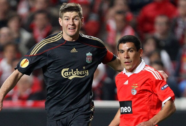 LISBON, PORTUGAL - APRIL 01:  Steven Gerrard of Liverpool in action during the UEFA Europa League quarter final first leg match between Benfica and Liverpool at Estadio da Luz Stadium on April 1, 2010 in Lisbon, Portugal.  (Photo by Ian Walton/Getty Images)