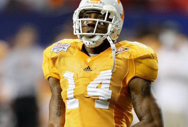 ATLANTA - DECEMBER 31:  Safety Eric Berry #14 of the Tennessee Volunteers gets ready for action during the Chick-Fil-A Bowl against the Virginia Tech Hokies at the Georgia Dome on December 31, 2009 in Atlanta, Georgia.  The Hokies beat the Volunteers 37-14.  (Photo by Mike Zarrilli/Getty Images)