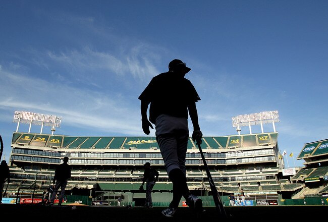 OAKLAND, CA - APRIL 06:  Ichiro Suzuki #51 of the Seattle Mariners warms up during batting practice before a game against the Oakland Athletics at the Oakland-Alameda County Coliseum on April 6, 2010 in Oakland, California.  (Photo by Ezra Shaw/Getty Images)