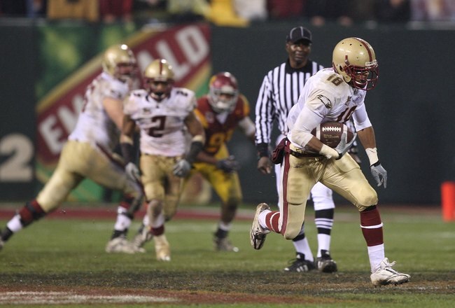 SAN FRANCISCO - DECEMBER 26:  Rich Gunnell #18 of the Boston College Eagles runs against the USC Trojans during the 2009 Emerald Bowl at AT&T Park on December 26, 2009 in San Francisco, California.  (Photo by Jed Jacobsohn/Getty Images)