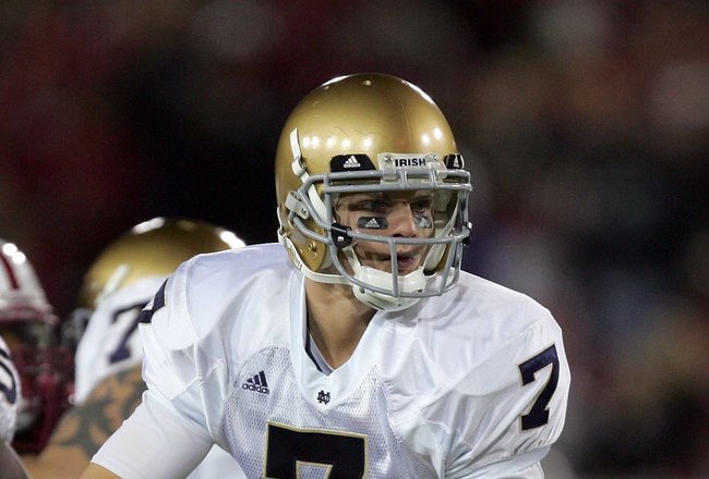 PALO ALTO, CA - NOVEMBER 28:  Jimmy Clausen #7 of the Notre Dame Fighting Irish in action during their game against the Stanford Cardinal at Stanford Stadium on November 28, 2009 in Palo Alto, California.  (Photo by Ezra Shaw/Getty Images)