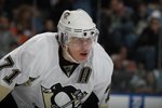 UNIONDALE, NY - APRIL 11: Evgeni Malkin #71 of the Pittsburgh Penguins skates against the New York Islanders at the Nassau Coliseum on April 11, 2010 in Uniondale, New York. (Photo by Bruce Bennett/Getty Images)