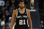 OAKLAND, CA - DECEMBER 16:  Tim Duncan #21 of the San Antonio Spurs stands on the court during their game against the Golden State Warriors at Oracle Arena on December 16, 2009 in Oakland, California. NOTE TO USER: User expressly acknowledges and agrees that, by downloading and/or using this Photograph, user is consenting to the terms and conditions of the Getty Images License Agreement.  (Photo by Ezra Shaw/Getty Images)