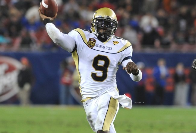 TAMPA, FL - NOVEMBER 28: Quarterback Josh Nesbitt #9 of the Georgia Tech Yellow Jackets releases a pass against the Clemson Tigers in the 2009 ACC Football Championship Game December 5, 2009 at Raymond James Stadium in Tampa, Florida.  (Photo by Al Messerschmidt/Getty Images) 