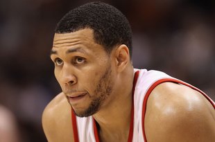 PHOENIX - MARCH 21:  Brandon Roy #9 of the Portland Trail Blazers in action during the NBA game against the Phoenix Suns during at US Airways Center on March 21, 2010 in Phoenix, Arizona. NOTE TO USER: User expressly acknowledges and agrees that, by downloading and or using this photograph, User is consenting to the terms and conditions of the Getty Images License Agreement. The Suns defeated the Trail Blazers 93-87.  (Photo by Christian Petersen/Getty Images)