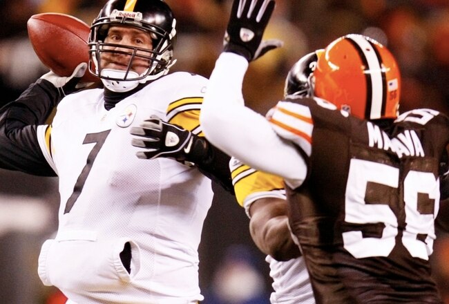 CLEVELAND - DECEMBER 10: Quarterback Ben Roethlisberger #7 of the Pittsburgh Steelers throws a pass against the Cleveland Browns at Cleveland Browns Stadium on December 10, 2009 in Cleveland, Ohio. (Photo by Gregory Shamus/Getty Images)