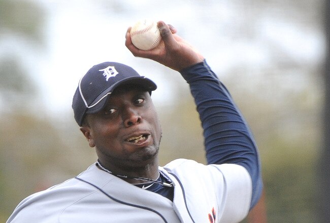 DUNEDIN, FL - MARCH 22: Pitcher Dontrelle Willis #21 of the Detroit Tigers throws in relief against the Toronto Blue Jays March 22, 2010 at Dunedin Stadium in Dunedin, Florida. (Photo by Al Messerschmidt/Getty Images)