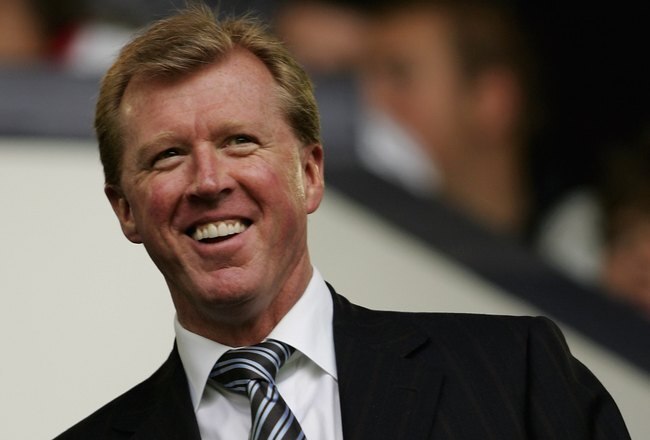 LONDON - AUGUST 12:  England manager Steve McLaren watches from the stands during a Pre Season Friendly Match between Tottenham Hotspur and Real Sociedad at White Hart Lane on August 12, 2006 in London, England.  (Photo by Warren Little/Getty Images)