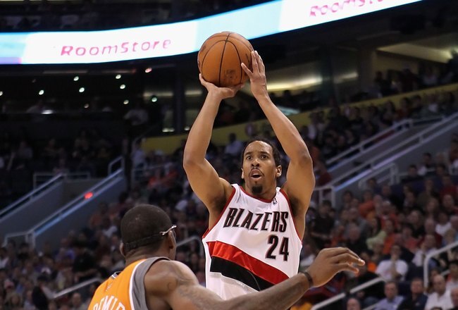 PHOENIX - MARCH 21:  Andre Miller #24 of the Portland Trail Blazers puts up a shot during the NBA game against the Phoenix Suns during at US Airways Center on March 21, 2010 in Phoenix, Arizona. NOTE TO USER: User expressly acknowledges and agrees that, by downloading and or using this photograph, User is consenting to the terms and conditions of the Getty Images License Agreement. The Suns defeated the Trail Blazers 93-87.  (Photo by Christian Petersen/Getty Images)