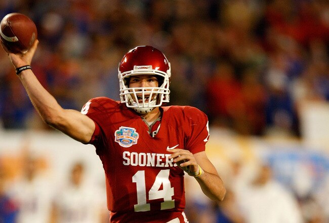 MIAMI - JANUARY 08:  Sam  Bradford #14 of the Oklahoma Sooners throws a passagainst the Florida Gators during the FedEx BCS National Championship game at Dolphin Stadium on January 8, 2009 in Miami, Florida.  (Photo by Marc Serota/Getty Images)