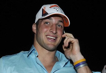 Tebowstayshomeinflorida--andgoestodenverinthefirstround_crop_340x234