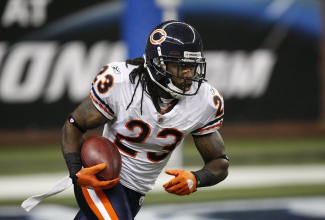 DETROIT - JANUARY 3:  Devin Hester #23 of the Chicago Bears carries the ball during the game against the Detroit Lions on January 3, 2010 at Ford Field in Detroit, Michigan. (Photo by Gregory Shamus/Getty Images)