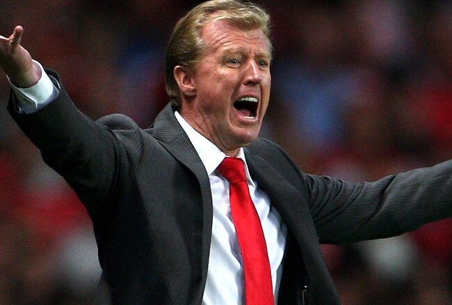 LONDON - AUGUST 27:  Steve MClaren manager of FC Twente during the UEFA Champions League third qualifying round, second leg match between Arsenal and FC Twente at the Emirates Stadium on August 27, 2008 in London, England.  (Photo by Phil Cole/Getty Images)