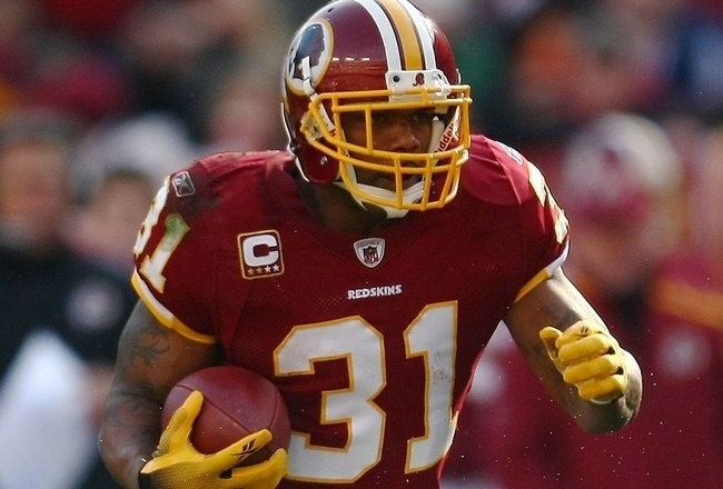 LANDOVER, MD - DECEMBER 06:  Rock Cartwright #31 of the Washington Redskins makes a break against the New Orleans Saints on December 6, 2009 at FedExField in Landover, Maryland.  (Photo by Chris McGrath/Getty Images)